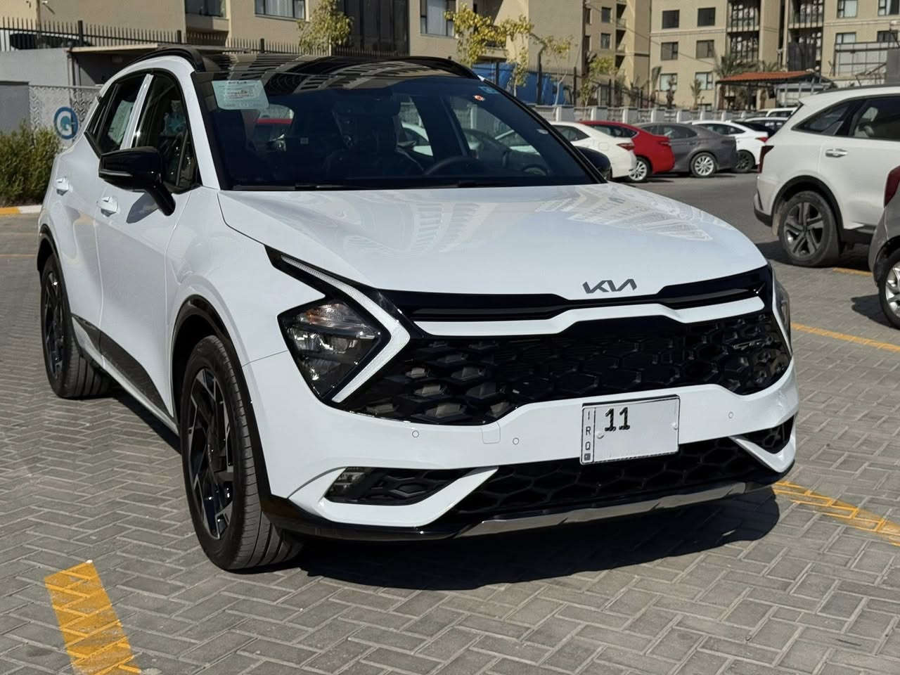 السلام عليكم 
كيا سبورتج جي تي لاين 2025 ضمان الشركة الدولية 
ماشيه 8الاف كيلو متر 
مكفوله كفاله عامه 
المواصفات 
1-بصمة
2-بنراما
3-كراسي تدفئا + تبريد 
4-استيراً تدفئا 
5-شفتات استيراً
6-سايد بريك بصمة
7-اوتو هولد
8-مانع نزلاق
9-مانع نحدار
10-شاحن واير ليس
11-ليد امامي خلفي
12-ويل كب كروم حجم 19 
13-كراسي الامامية كهرباء
14-صندوك كهرباء
15-كراسي جلد
16- 3انظمة قيادة 
17-تبريد شاشة
18-قطعتيت تبريد 
19-اشاير بل مري 
20-مري شفط 
21-حساس امامي خلفي 
22-حساس مطر
23-جام اوتو 
24-لايت زينون 
25-لايت كهرباء يصعد وينزل 
26-نفكيشن 
27-شاشة اصلية 
وبعد بيها هواي مواصفات 
مكان السيارة بغداد البنوك 
للاستفسار : ***********
