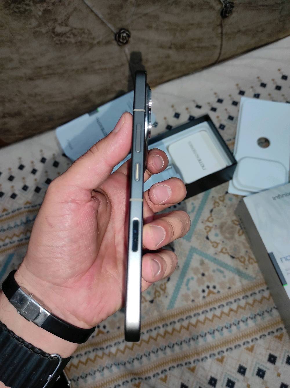 السلام عليكم للبيع انفنكس نوت 60 برو 
شاشه 144 هرتز ذاكرة 256 عشوائية 8+8 
معالج سناب دراكون 7s جيل الرابع 
خراضه جدد ب كارتونه حافظه الاصلية 
ملحقات شاحنة 90 واط +سماعة+حافظة 
الجهاز بعده مخال بي سيم كارت ولا متفعل الضمان مالته اله تخليله سيم كارت شراي اتصل فقط ممتواجد فيس 
***********
*********** 
مكاني بغداد الدوره سعر جديد 535 الف موضح يم ب صور 
سعر العندي 425