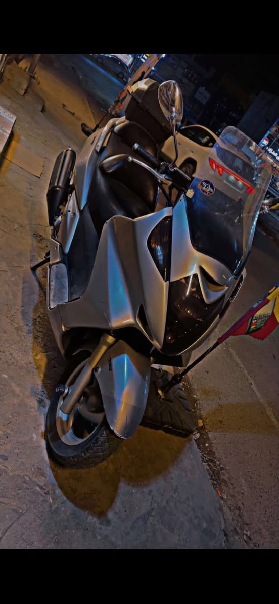 دراجه سلفر  
محرك ٦٠٠ امريكي 
دراجه مكينه ضفيره كفاله. لك نضافه 
بيها نضام ايبي اس ونضام سكيورتي 
السعر ١٨ بيها مجال بسيط 
عنوان بغداد الدوره شارع ٦٠ 
الرقم / ***********
