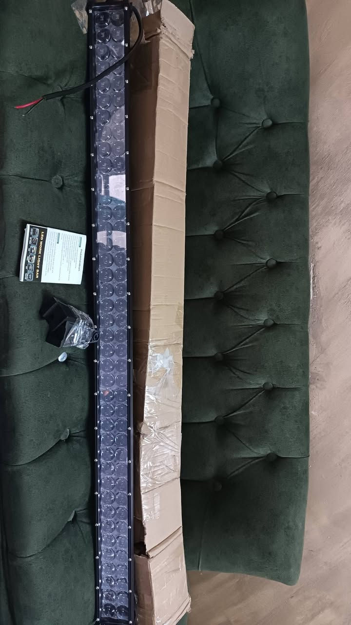 شمعة سيارة لد بار جديدة تشتغل 12 وتشتغل 24 سعرها 35 الف تلفون *********** او *********** الخطين بيهن واتساب توصيل بغداد فقط
