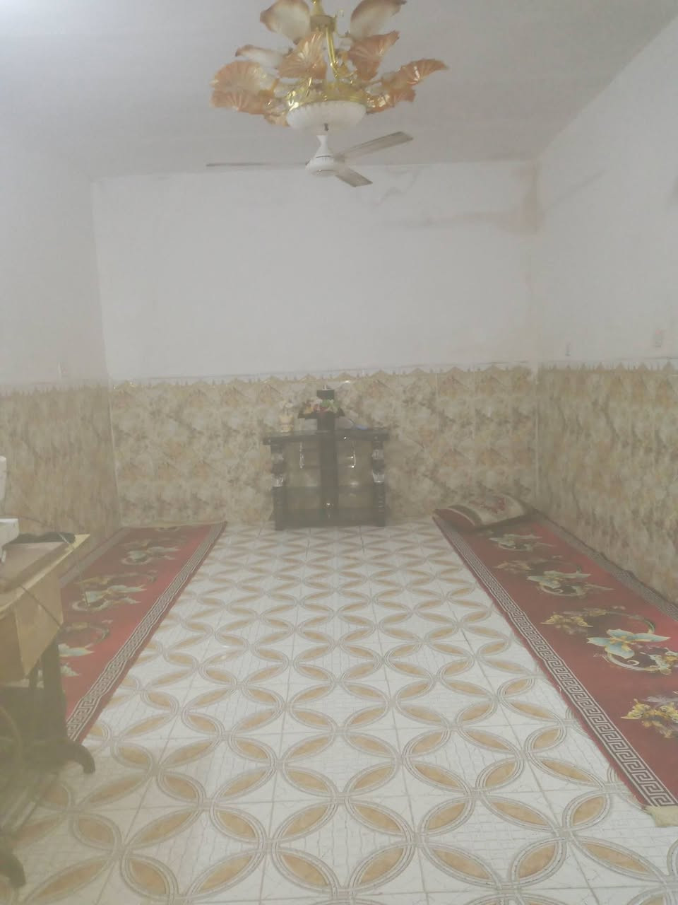 بيت للبيع حي البدو غرفه ومطبخ وبراني حمام خارجي وداخلي وصاله المساحه 112طابو زراعي ***********
