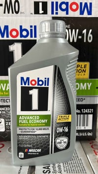 الزيت الرسمي لسيارات تيوتا من موقع تيوتا امريكا  الزيت الرسمي لها  متو...