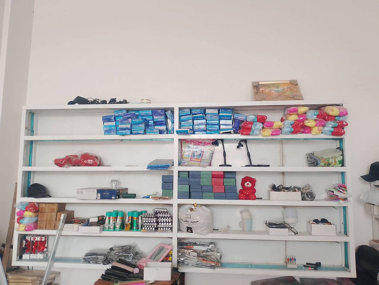 3رفوف للبيع طول الرف  اول متر ونص 
وثاني مترين وثلاث 3متار 
‏‪0777 674 8648‬‏ مكاني كوت
