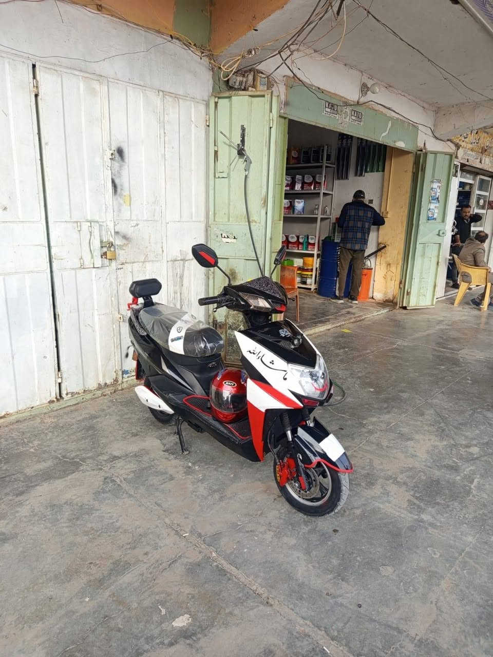 سلام عليكم ماطور للبيع بطاريات نص عمرهن 
السعر ٤٥٠ وبيه مجال الاستفسار الاتصال
***********
