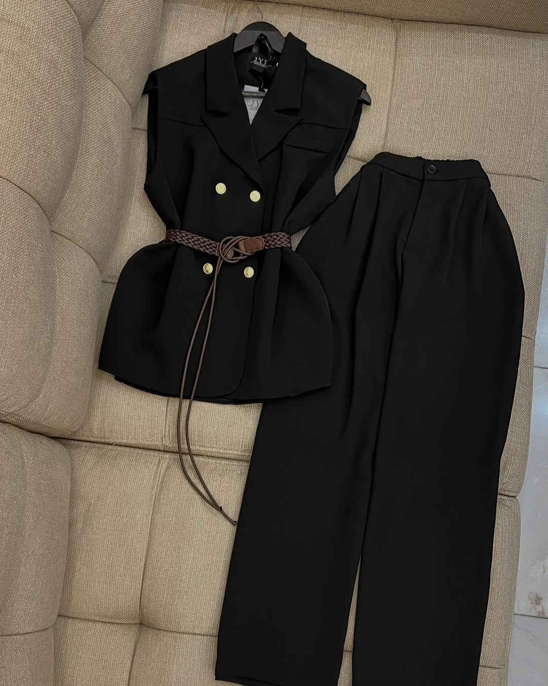 توفر الطقم الترند😍
الخامه برادا بارده ومتحتاج كوي😍
متوفر بقياسات
m-l-xl-xxl يلبس من 38 الى 46
طول اليلك 75 سم يغطي الورك
الكيلوت طول 110
طريقه الحجز
ارسال صوره للموديل مع العنوان ورقم
رساله على الخاص ✉️💌
او على الواتساب ☎️
***********
***********
متوفر دفع عن طريق زين كاش 💵 
العنوان 📍
الفرع الاول:بغداد المنصور شارع الاميرات عماره الكوخ الجديد داخل القيصريه محل ما قبل الاخير على اليسار
الفرع الثاني:بغداد زيونه شارع الربيعي عماره الموج التجاري قرب جدار سنتر محل الاخير على اليسار⁩
