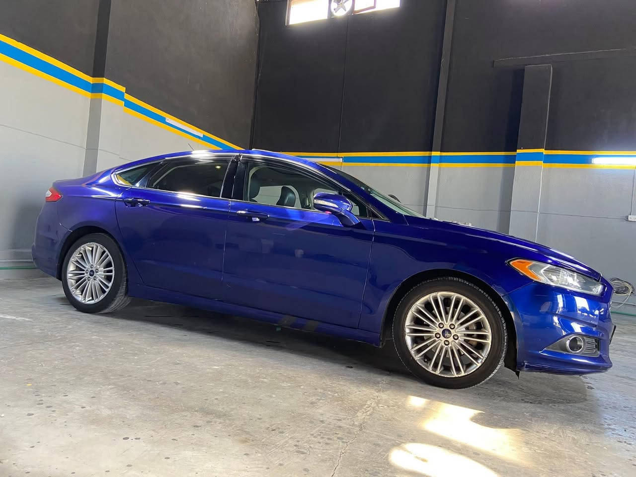 السلام عليكم 
فورد فيوجن 2016 
ماشيه 146 الف كيلو 
محرك 2000 T 
سلايت 
تحكم ستيرن 
كشنات كهرباء وتدفئة وخزن ميموري 
مكانها فلوجة 
***********
السعر 115$
