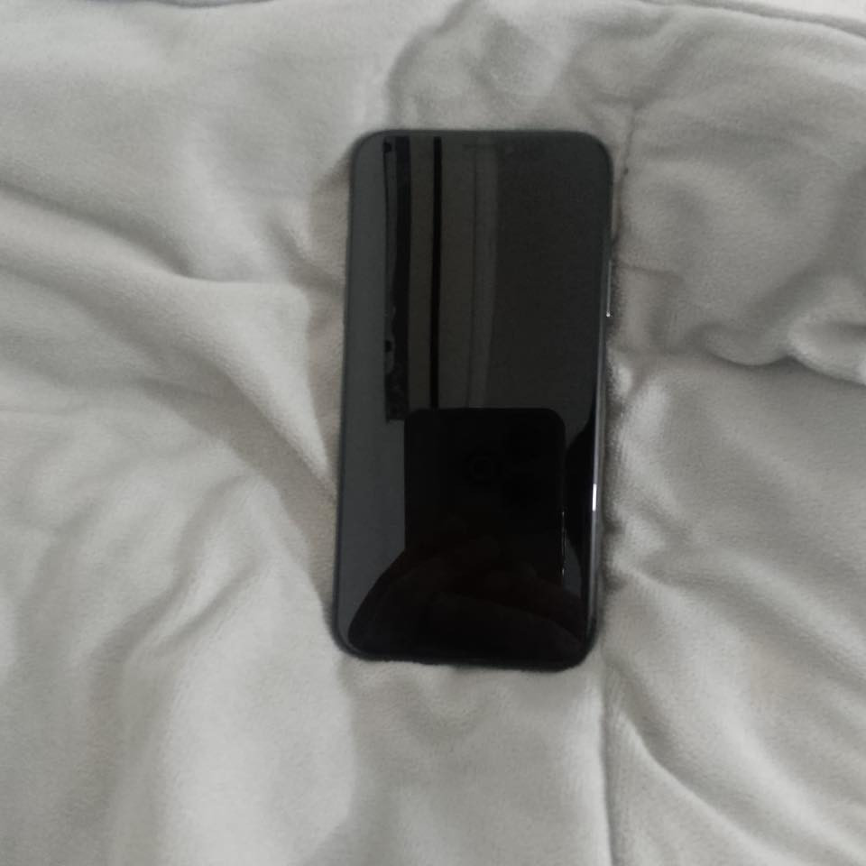 اكس عادي ذاكرة 256 بطارية 67 جهاز نضيف ومرتب ومامفتوح ولا مبدل بي شي وكل شي بي شغال 
الواتساب :***********
