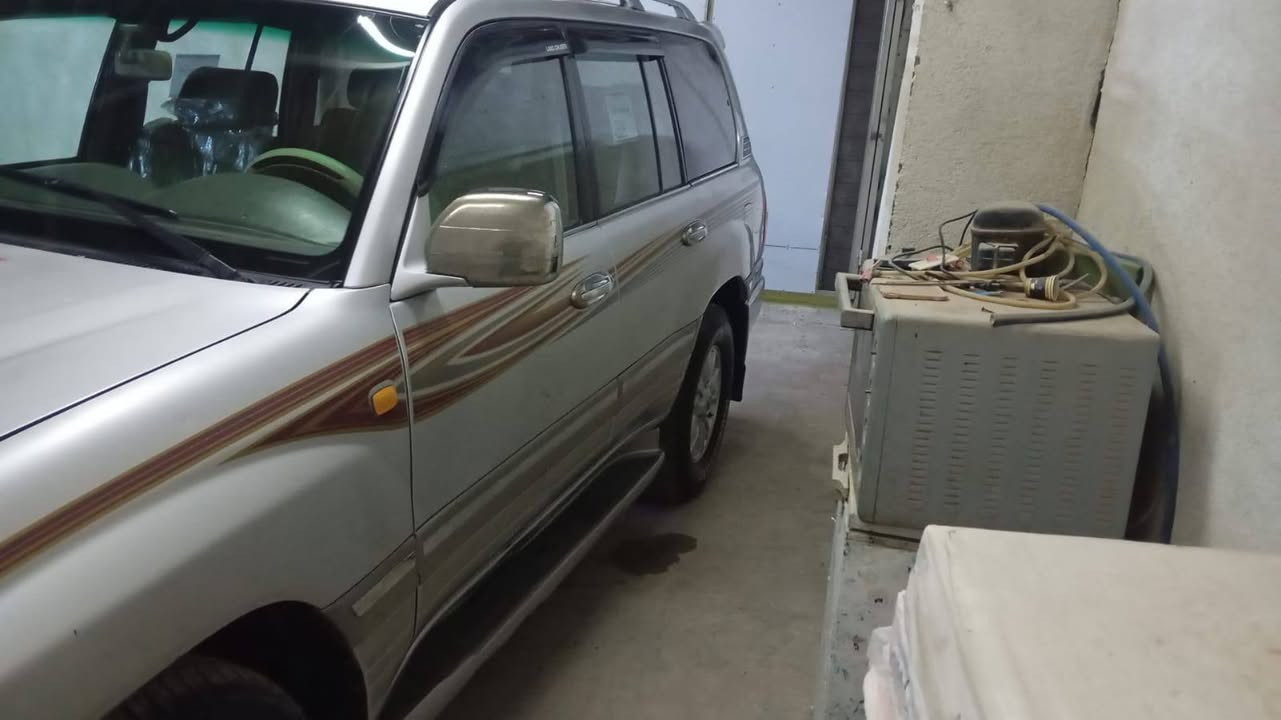 السلام عليكم ورحمه الله وبركاته سيارة جكسارة للبيع موديل 2006
جاهزة من كلشي تخم تاير ويل كب جديد مكينة كفالة وكير تدفئة تبريد سيارة حلوة ونظيفة بيهة كتاب مزاد مال كمرك بأسمي مكاني بصرة قرب ساحة سعد هاتف ***********الشراي يتصل ويدلل السعر 110ورقة
