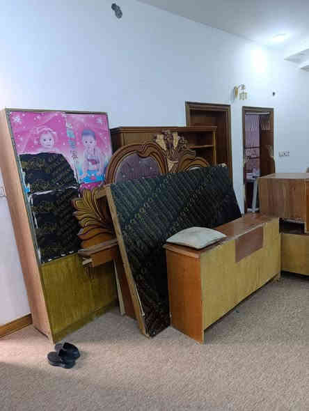 سلام عليكم  من رخصة مدير الگروب غرفه  اخشاب للبيع
مكلف بل نشر العنوان حي بغداد قرب مجلس محافظه البصره خابر على هاذ الرقم يوجد واتساب ما متواجد على الفيس ***********
