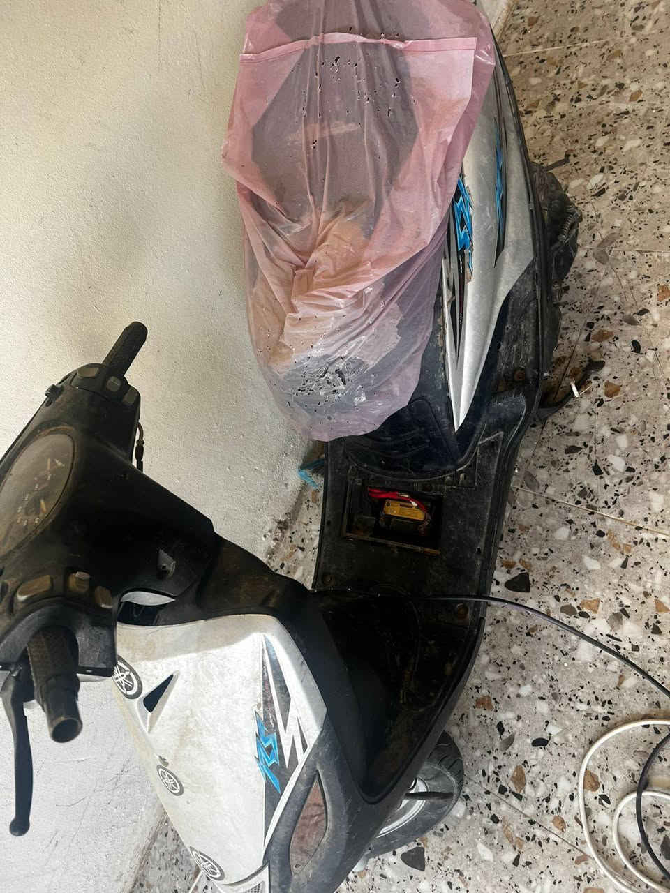 للبيع ماتور رصاصي يحتاج باتري ما يشحن سعره 250 بيه مجال ياماها غراضه كامل ابيع جف ترب 70 بيه مجال وهاي رقمي واتساب ***********
