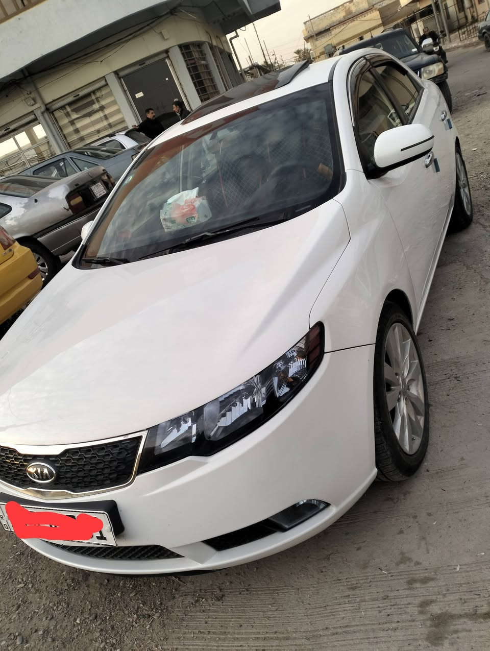 سلام عليكم سياره فورتي موديل 11 بسمي محرك وكير خير من الله عل فحص تخم تاير جديد تبريد شغال مصبوقه احزام عده القماره ضربته جنطة سعر 87 وبيه مجال *********** رقم صاحب سياره
