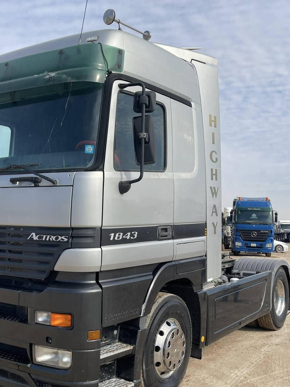 السلام عليكم       اكتروس شمعه موديل 2001حجم 43. للاستفسار ‭0774 808 5702‬
