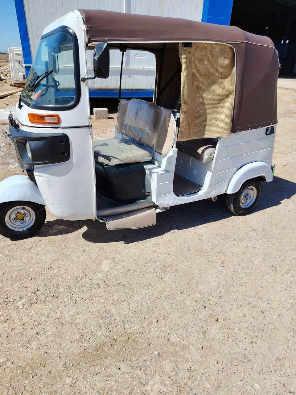 السلام عليكم شباب متاح تكتك مديل ٢٠ شهر السابع اوراق التكتك جاهزه مكينه جديده وحداديه من الطول للطول جديد كهربائيات كلها جديده جاهزه ماتصرف عليه ربع مكاني العماره وهاذ رقمي *********** والشراي بخدمته
