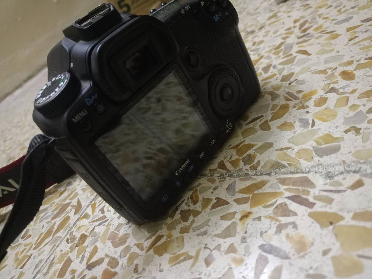 السلام عليكم كامرات شلعه وحدا 30 قطعه 
متوفر كامرات للبيع شلع 30 قطعه سعر القطعه 45 الف شلع شرط الشغل مابيع قطع لان شلعا وحدا شي يشيل شي اقل وحدا بيهم تسوا اكثر من هذا السعر بس متوازي توصيل موجود رقمي *********** وتساب ***********
