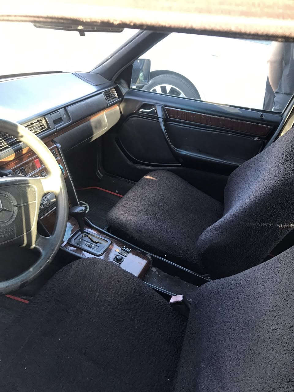 مارسدس موديل 92 كير ومكينه بشرت ثنين ونص تبريد شغال منضومه غاز جديده ***********
