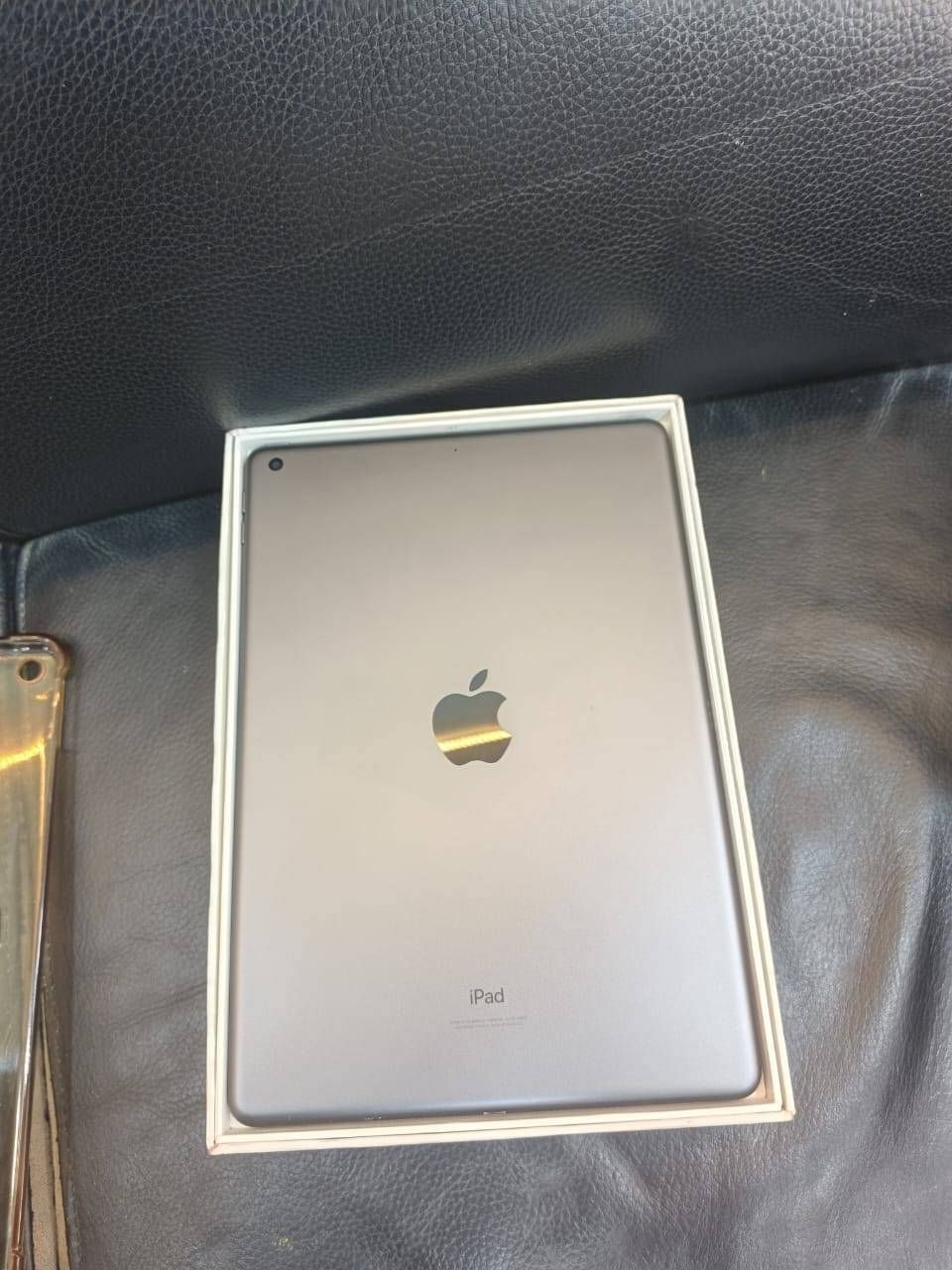 السلام عليكم ايباد للبيع 9 ذاكره 64 نظافه فول والسعر 225 وبي مجال بسيط وهذا رقمي ***********
