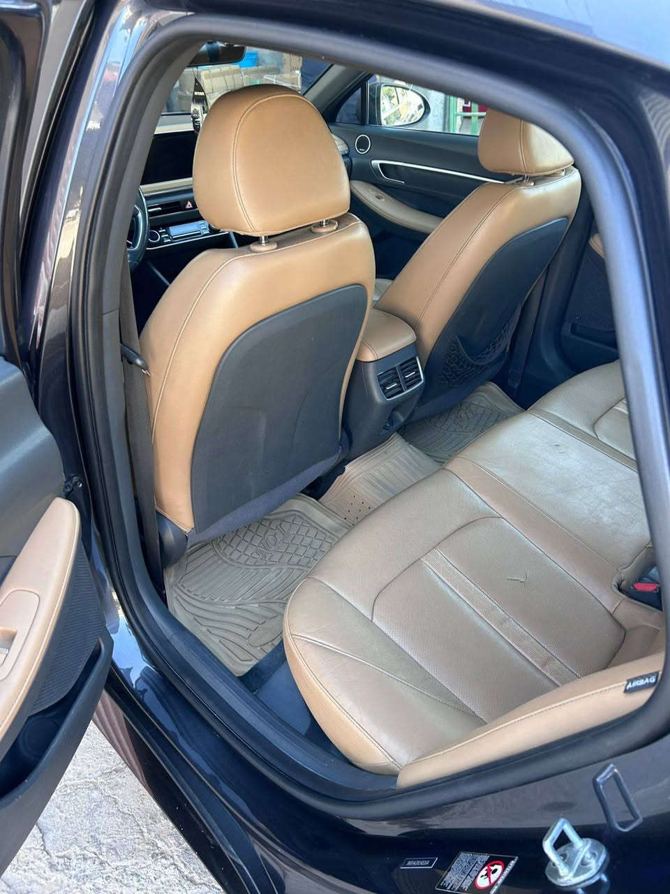 سلام عليكم سوناتا موديل 21 رقم شمالي شرط تحويل أو وكاله سياره بسمنه فول مواصفات للااخير واحد عله واحد حادثها موضح بل منشور ،،، مكان بغداد الشعب ،، السعر ،،140 ،،،تفاصيل أكثر الاتصال على الرقم ***********
