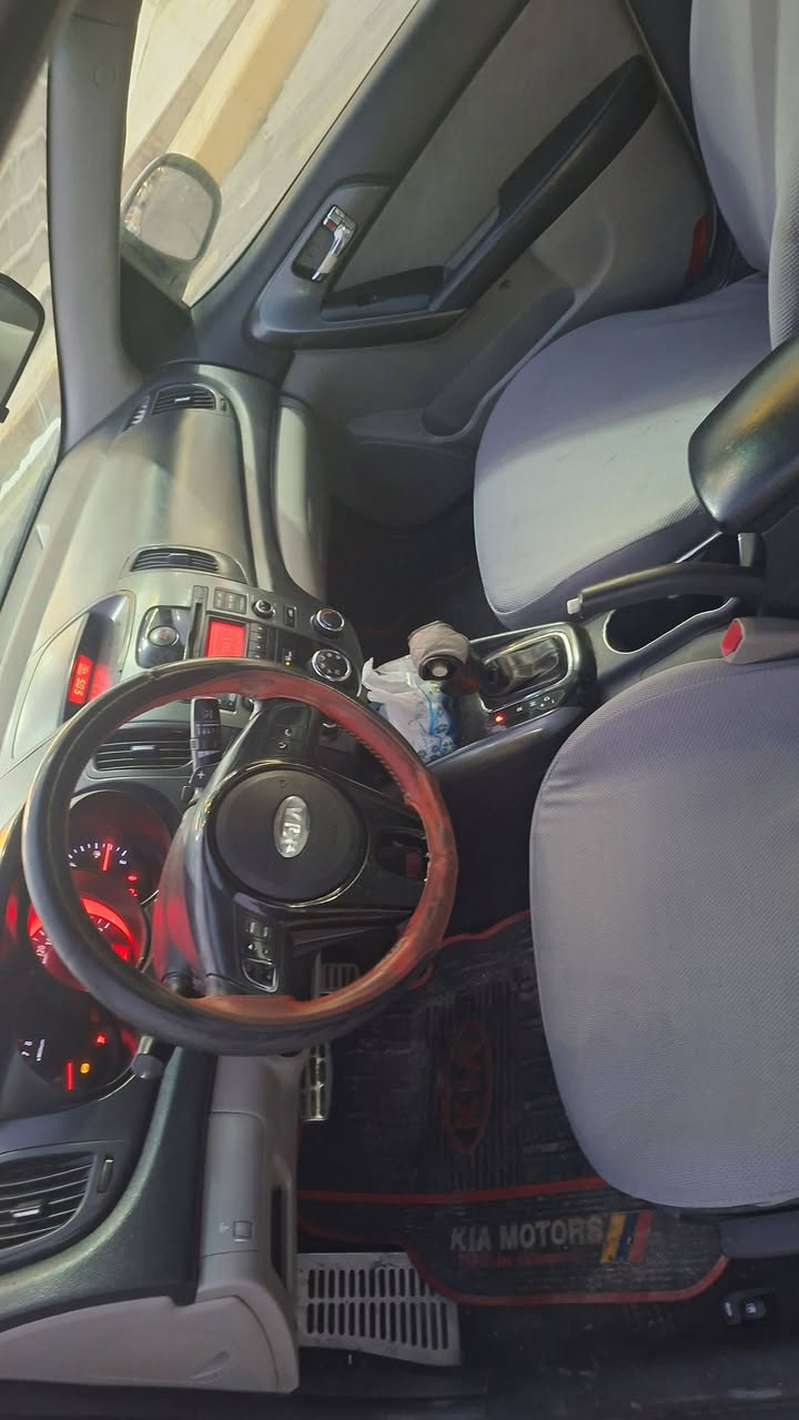كيا سيراتو 2013
السنويه وبطاقه بنزين باسمي
تحكم استيرن
كير اوتوماتيك
ويل 17
ايطارات جديده فول
4 قطع صبغ
***********
السعر 92 وبيها مجال بسيط
