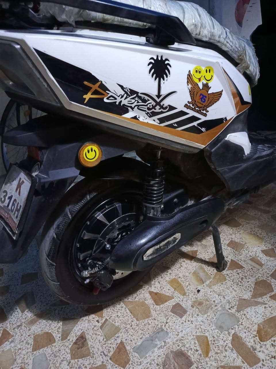 السلام عليكم عندي سكنس اريد أعارضو بريان أو صاعقه المواصفات لايت عالي ناصي رماش اشاير خلاط كلو شغال شرط رجوع بك Rللوراء لايت زينون 6بطاريات سرعة 80حقيقي اريد أعارضو بريان أو صاعقه هذا رقمي *********** هذا اسيا *********** هذا الكورك العنوان موصل حي السماح
