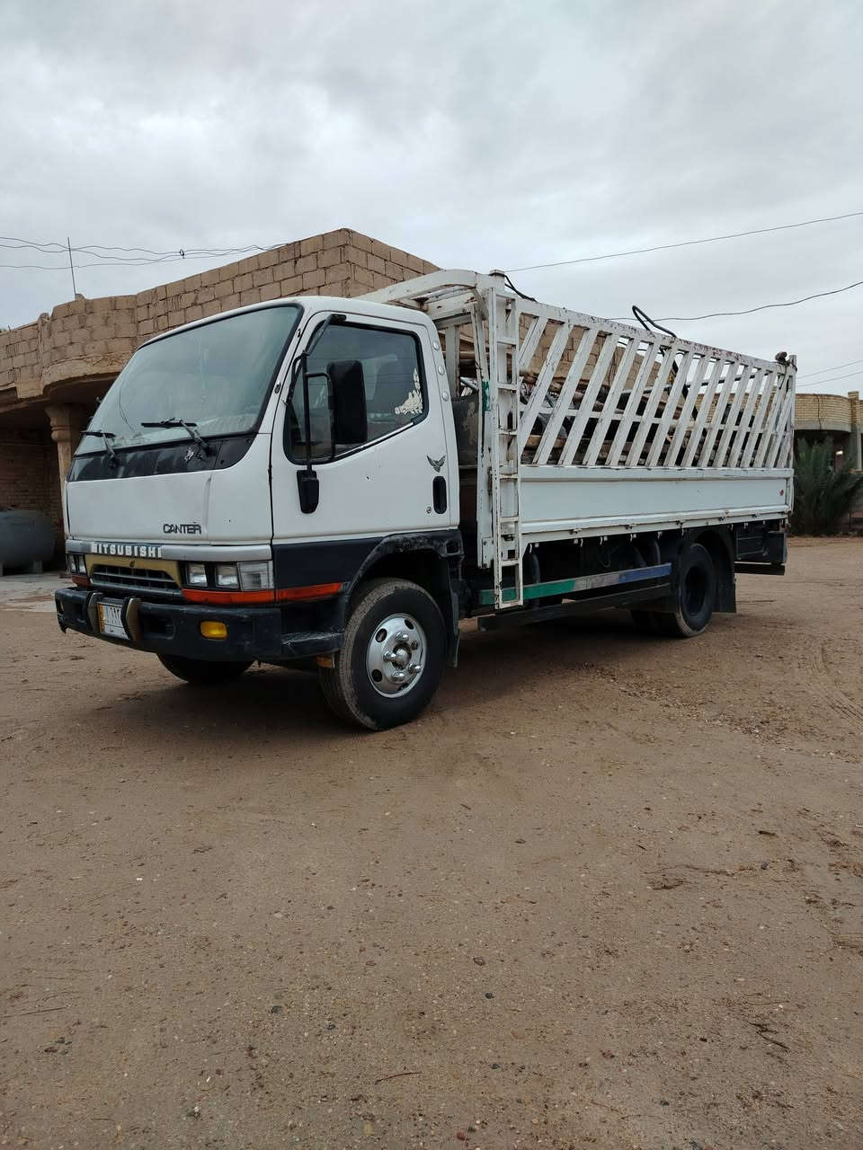 سلام عليكم كنتره بزون للبيع السياره جديد مكفوله رقم انبار كير مكفوله محرك جديد حيل زين سياره خير من الله جام كهرباء دواخل حلوه كهربائيات كلهه شقاله الرقم***********/***********اتصل
