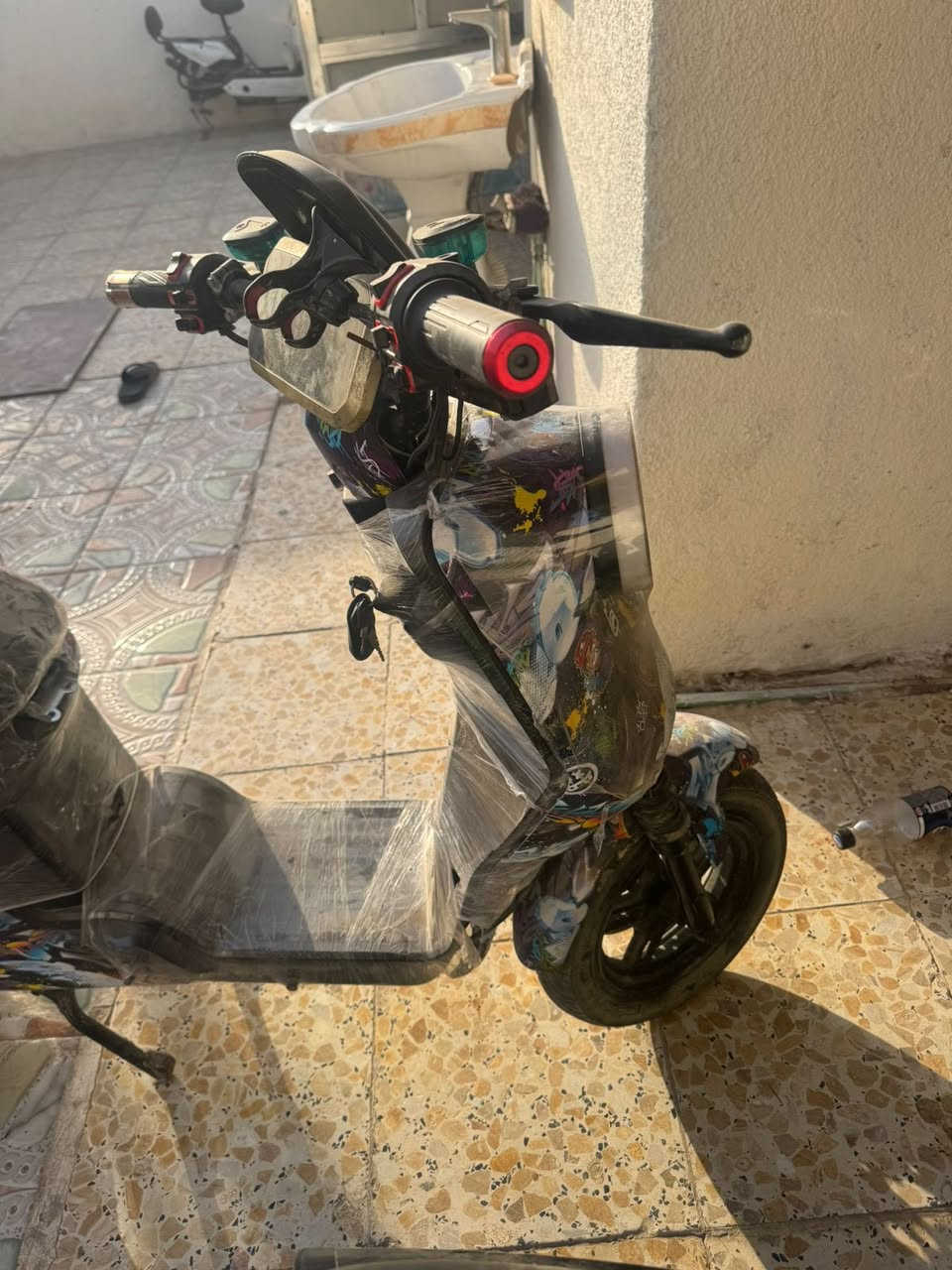 سلام عليكم دراجه البيع شحن x900  
دراجه بدون بطاريات رايدله بس بطاريات
مديل 2025 
سعر 90قفل
عنوان البصره براضعيه
رقم ***********
