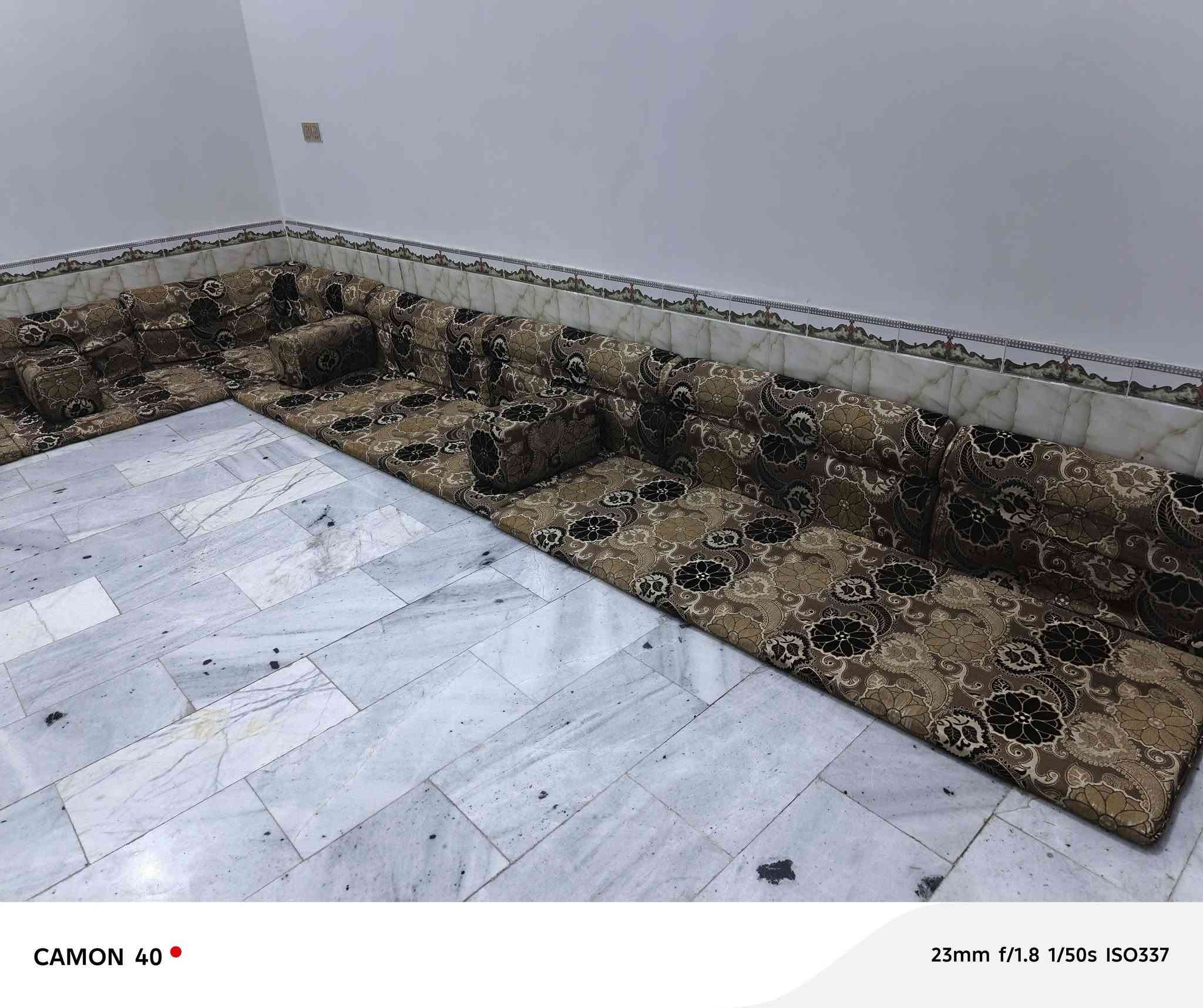 سلام عليكم 

مساند نضيفه الى البيع السعر 250 وبيه مجال 
للأستفسار الرقم ***********
