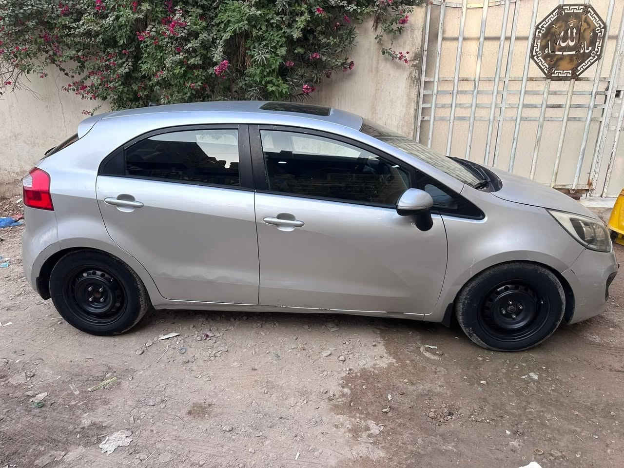 كيا ريو 2013
خليجي 1600 دوش 
رقم اربيل جديد دولي //وكالة او مداور 
هاش باك 
فتحة تحكم ستيرن 
مري شفط 
نظام ECO
تخم تاير جديد 
ضررها جاملغ امامي فقط مضبوغ 
والدوس بدون تصليح 
سعرها 74 
الاستفسار /‏‪0770 878 0329‬‏
