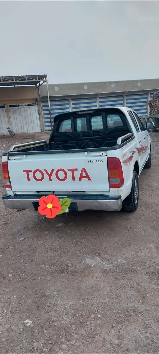 السلام عليكم سياره فلونزه ١٠ للبيع رقم بغداد مشروع وطني مكان السياره بغداد السعر ١٥٥ وبيها مجال بصيط مكلف بل نشر الاستفسار هذا رقم صاحبها ***********  شاصي ١٩ 
*********** واتساب
