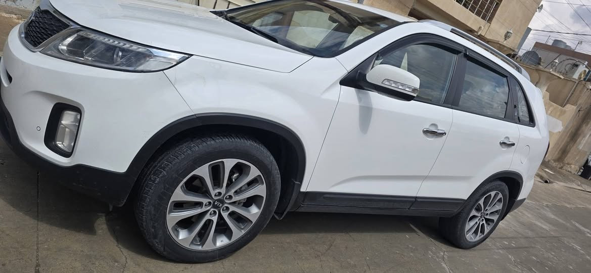 كيا سورنتو ٢٠١٤ للبيع فقط محرك ٤سلندر ماشية ١١٨ كم كير والمحرك بشرط مامفتوح السنوية جديد وبطاقة البنزين بيها بدون صبغ فقط بارد٢ اصغار كلش سعر ١٧٨ وبي مجال ان شاء الله مواصفات بصمة وتبريد مركزي وبردة و٧ راكب *********** كركوك, العراق
