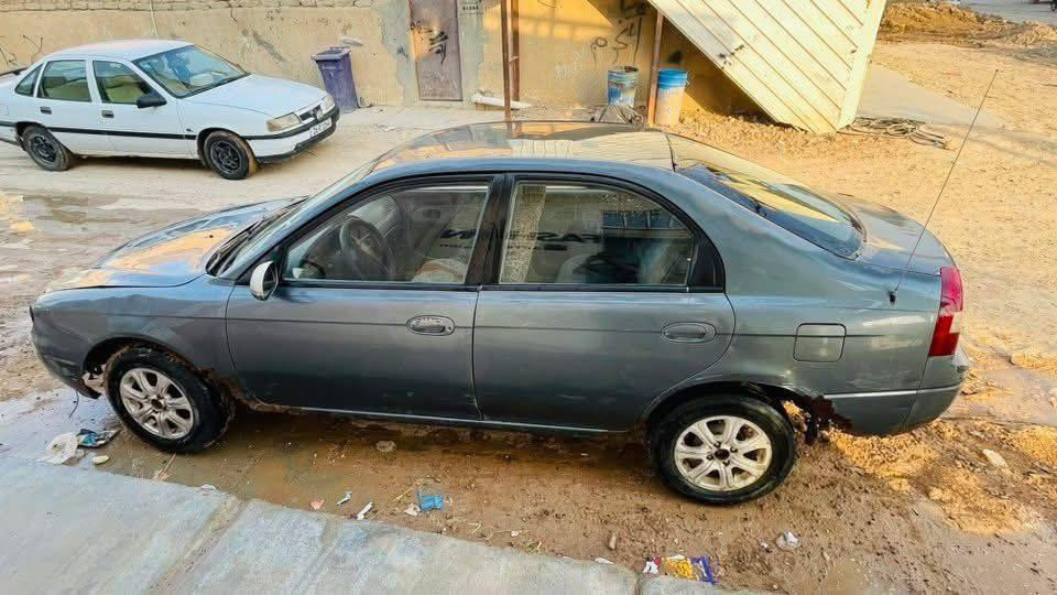 موديل 2001 السعر 17وبيها مجال
سنويه عضم عاج باقيه عل لوحات شرط التحويل ***********
