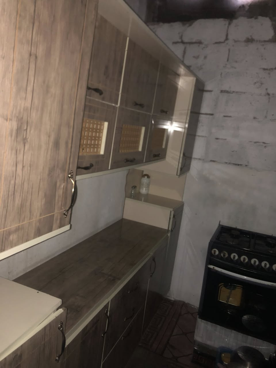 كاونتر للبيع جديد طول ٢متر والسنك ١ونص مامستعمل شي قليل مابي اي شي  فقط السنك مفطور  مامأثر شي مايندي مي السعر ٤٥٠ الف بي مجال الاستفسار ***********
