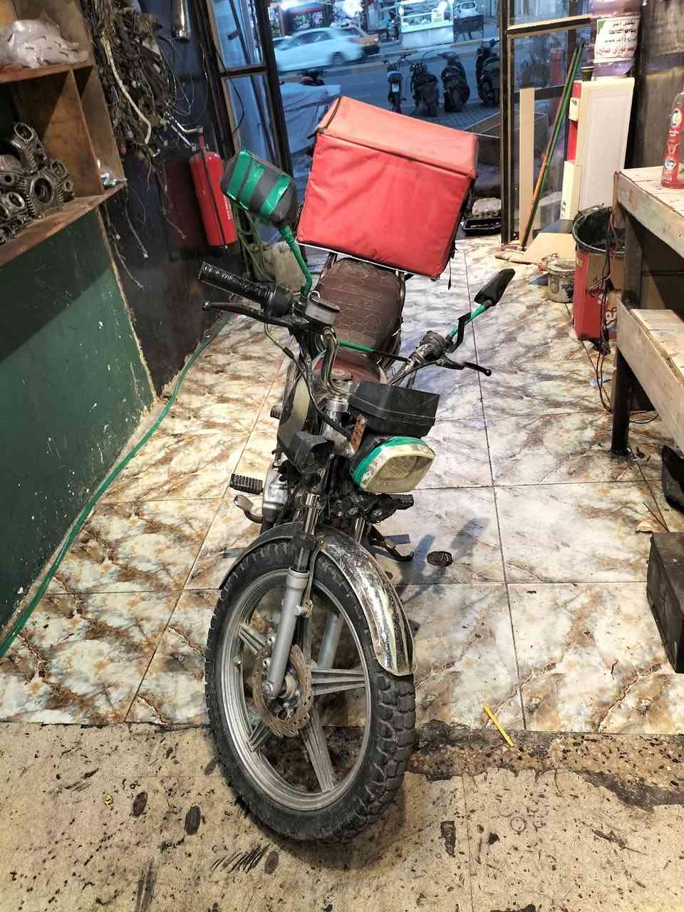 سلام عليكم دراجه 5كير دراجه مابيه نقطه مشكله للبيع 400الف بيه مجال رجان لحد يكسر بيه هاذه رقمي ***********
