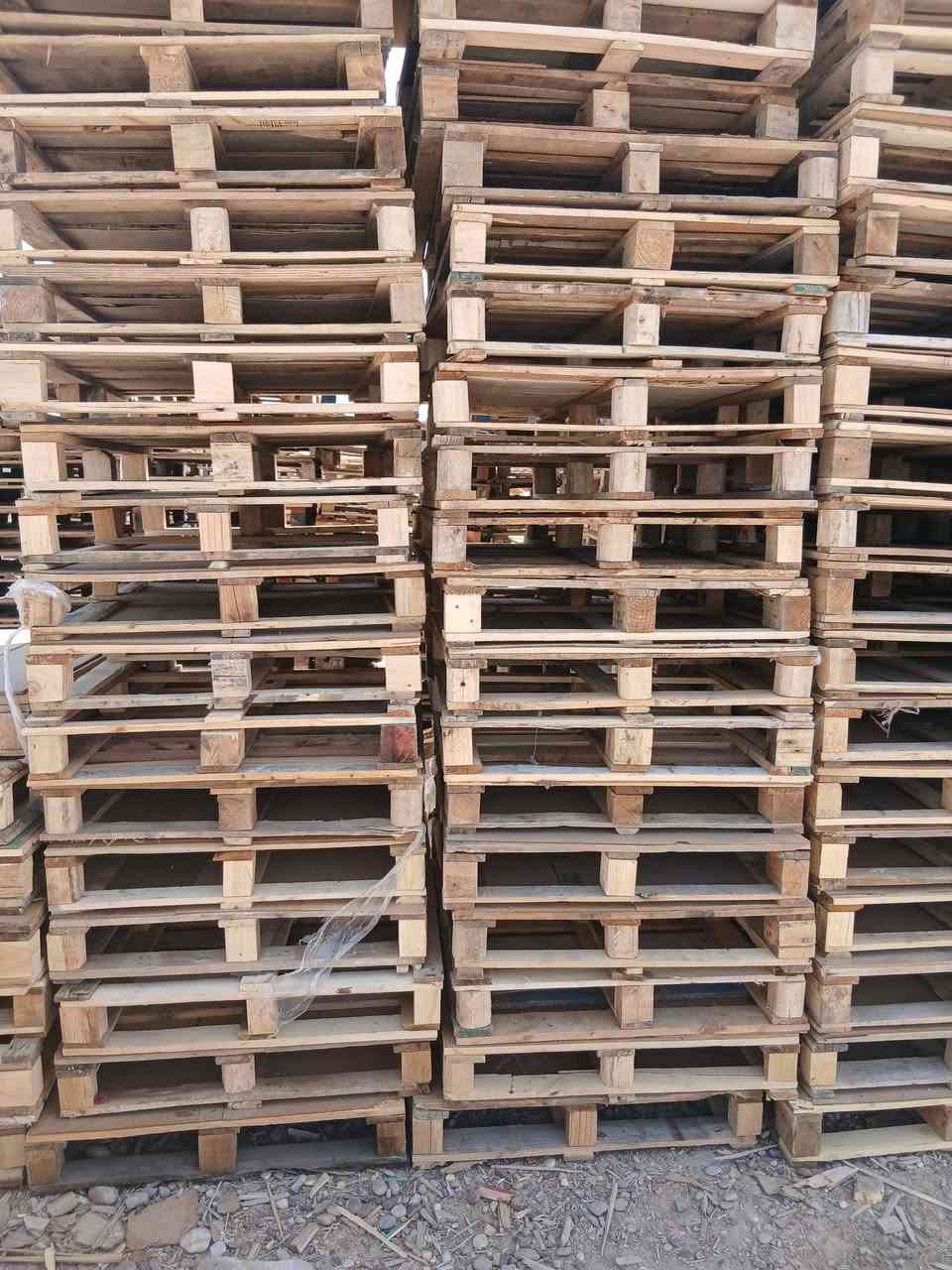 سلام عليكم سكيب القياس ٩٠/ ١٢٠ كله نضيف الكميه الف سكيبه السعر ٥٠٠٠ الف عنوان بغداد عويريج رقم هاتف ***********
