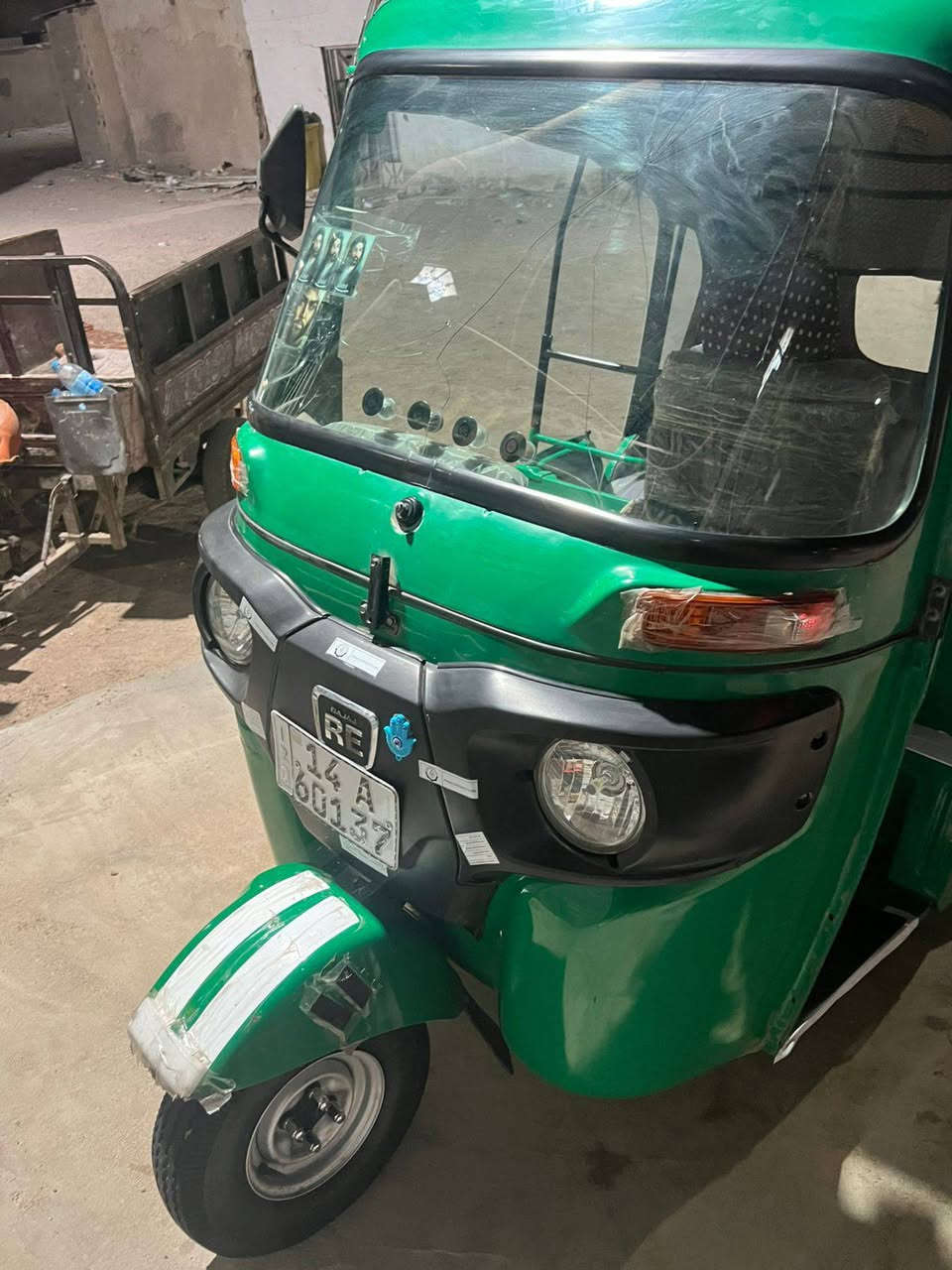 تكتك 22 شهر 11رقم وسنويه مكينه بس ولفات وبيه ضربه يم البك لايت سعر 8 400 *********** واتساب
