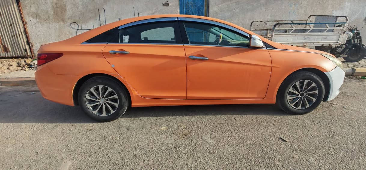 السلام عليكم
سوناتا موديل 2015 وارد كوري
 السياره خطين غاز بانزين
 كفاله من الضربه والتبديل
 كير مكينه خير من الله 
السياره نضيفه كلش 
كشنات كهرباء
تدفئه تبريد بالكشن
للاستفسار ***********
