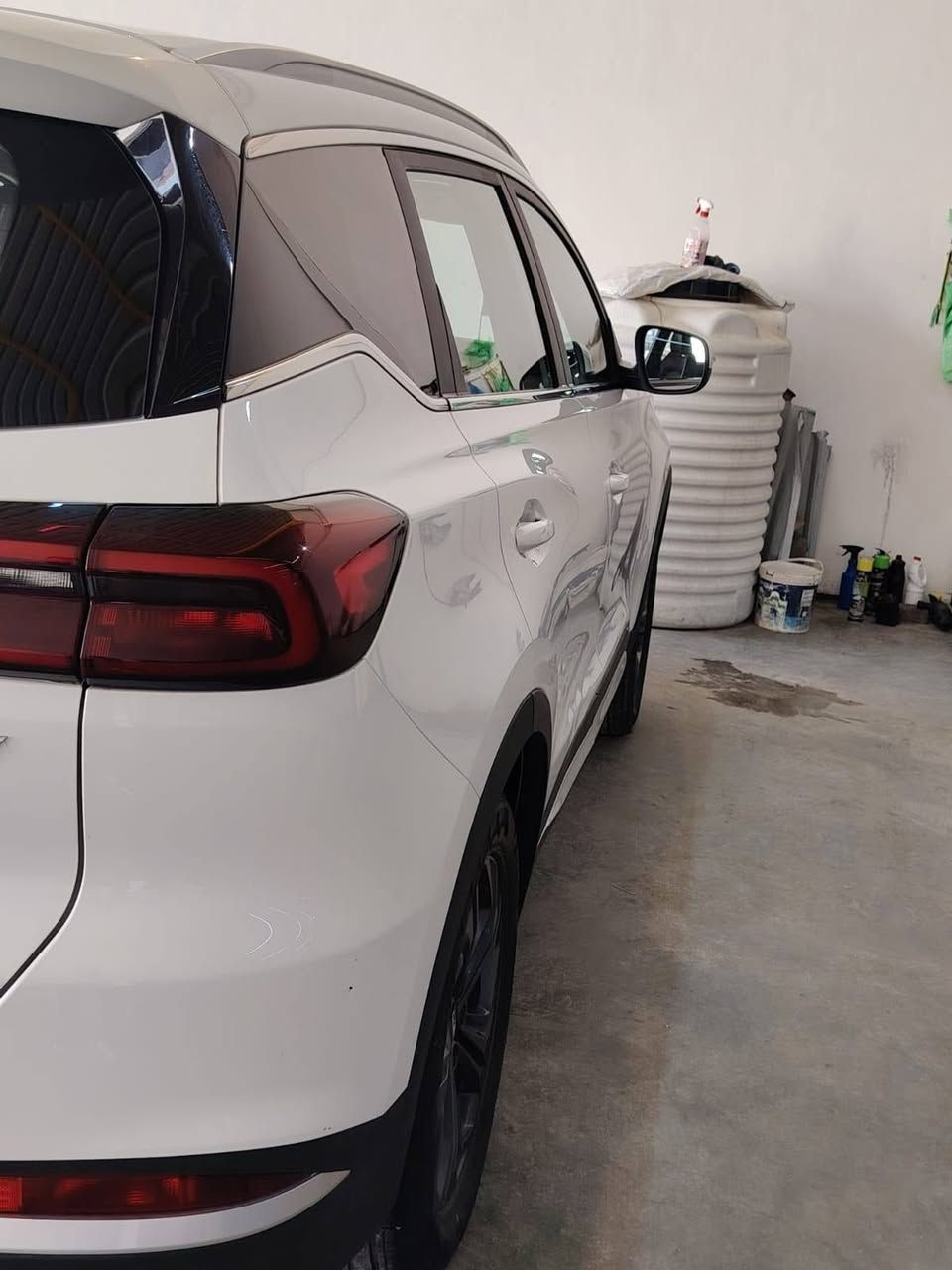 سلام علكيم حبايب للبيع
🔥شيري تيكو 7 برو 2022   
مرقم بغداد * باسمي حره
اليكم التفاصيل الآتية: 
🚘 خليجي 
🚘  ماشيه 30 الف  
🚘 مرتبط بناقل حركة أوتوماتيكي 
🚘 عدد 5راكب   
🚘 حساسات خلفية
🚘 لايت زينون + LED
🚘 كشافات 
🚘 بك لايت LED 
🚘 حجم الاطار 235/60R18 
🚘 ويل كب 18
🚘 فتح الصندوق  
🚘 هاند بريك بصمة 
🚘 مفتاح التشغيل بصمة 
🚘 دشبول شاشة 
🚘 شاشة 
🚘1كامره خلفيه
🚘 المقاعد جلد اسود  
🚘 مثبت السرعة Cruise 
🚘 أوضاع القيادة  
🚘 فحص أنظمة السيارة 
🚘 مقود جلد حياكة رياضي 
🚘 حساسات ضغط اطارات
🚘 تبريد شاشة مناخين منفصلين 
🚘 قطعتين تبريد 
🚘 أوضاع القيادة DRIVE MODE 
🚘 ا ABS  
🚘 أوتو هولد 
🚘 نظام مانع الانزلاق
🚘 تتسع المقصورة الداخلية ل 5 راكب 
🚘 اشارة في المرايا الجانبية  
🚘 شاحن هاتف Wireless 
🚘 ا  Bluetooth / USB 
بعدها بالضمان من شركة 
💵سعره 130 ورقه وبيه مجال حك جيه مكاني كربلاء
☎️ اتصل ***********
