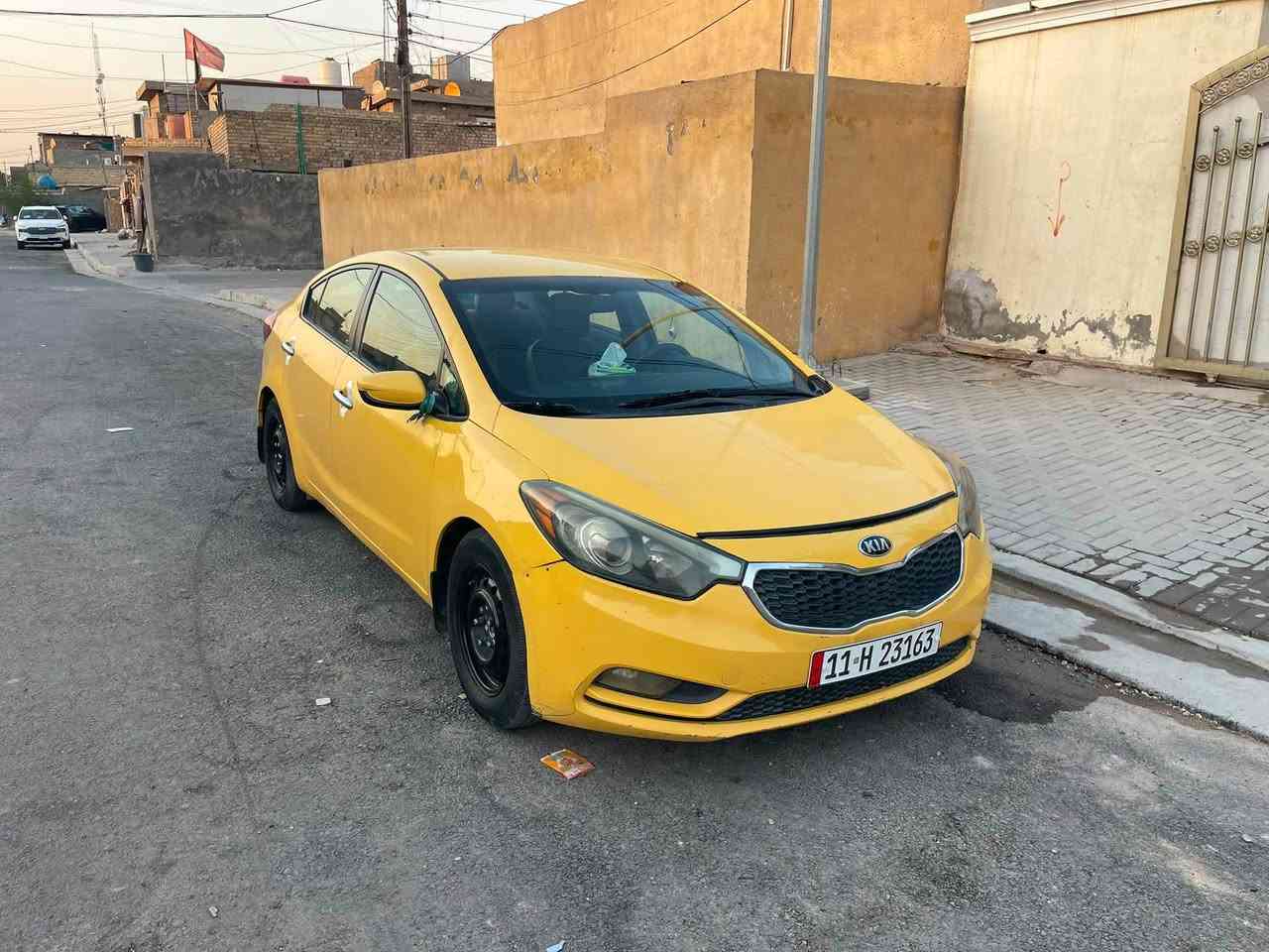 السلام عليكم فورتي 2016 وارد امريكي حادثها جاملغ امامي بدون دواخل مكينه 1800 دوش كير ومكينه لاصرف ولا بخار صدر تايرات تبريد كله جديد مصفره هيئه وغرامات بسمنه تحويل مباشر السياره جاهزه من كلشي مكانها بغداد السعر 97 وبيها مجال ***********
