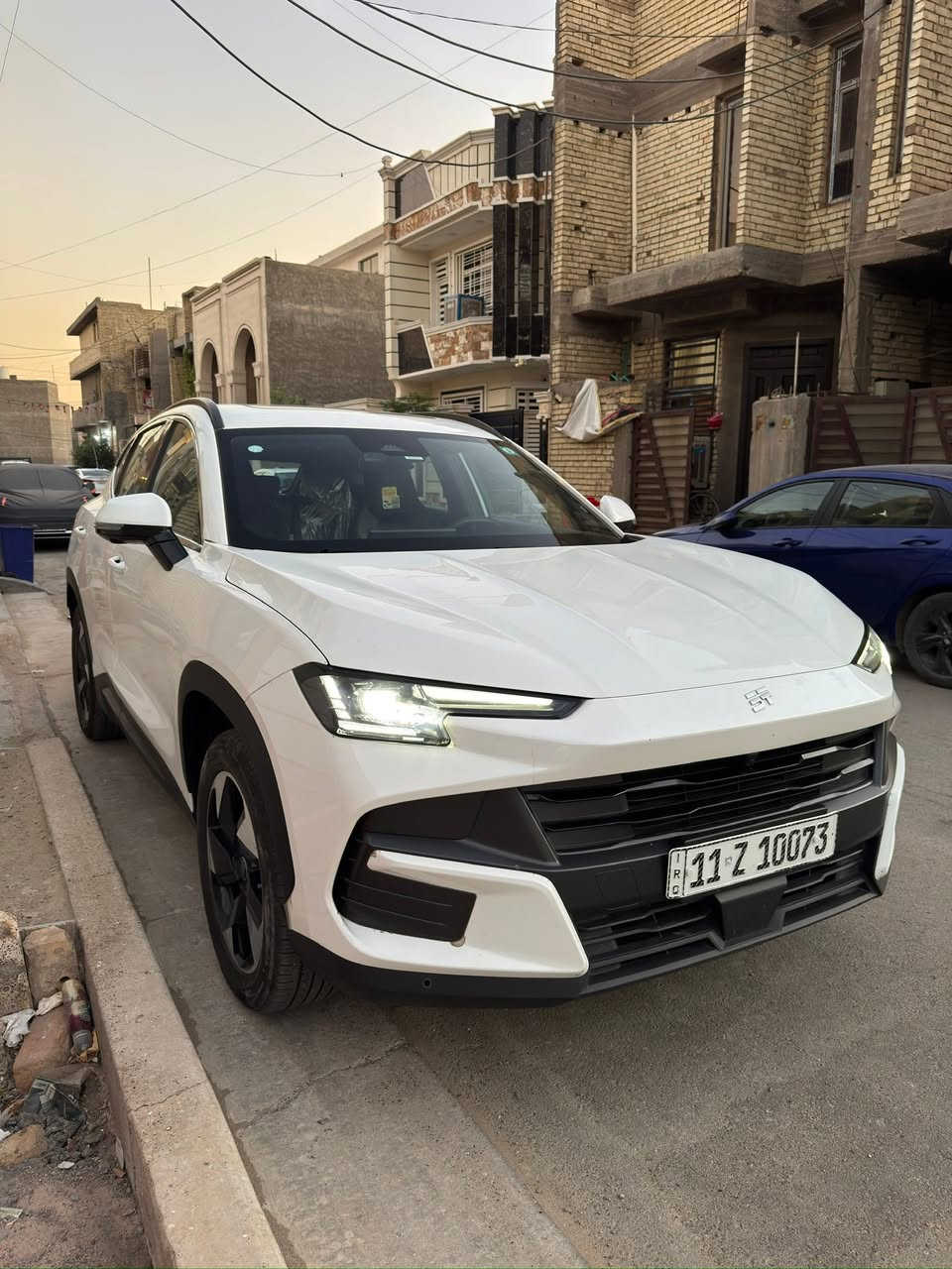 السلام عليكم جيتور L6 PHEV – فئة ( الالترا ) تجي مواصفات اكثر من الفول ***********
رقم اللوحات مميز

 • ضمان 10 سنوات  أو مليون كم
 • 8 سنوات على البطارية أو 150,000 كم 
 •  السياره مغلفه ppf بالكامل ( افلام حمايه )  ب ( 1300) دولار
•  ضمان ١٠ سنوات لل ppf
•السياره مغلفه ارضيه وصندوق جلد بالكامل 
• ارضيات السياره كامله
•  محرك 1.5 تيربو + محرك كهرباء، 
 •  358 حصان 
•  العزم 530 نيوتن
•  مدى كهربائي يصل إلى 114 كم / والمدى الكلي يتجاوز 1200 كم

 المواصفات 

 • فتحة سقف بانوراما ضخمة
 • رادار تفاعلي
• قيادة  ذاتية 
• نظام أوتو هولد
• كبح طوارئ
• كشنات جلد رياضيه تدفئة وتبريد 
• كشنات الاماميه فول تحكم كهرباء
• حساسات اماميه وخلفيه
• حساسات مطر
• حساسات ضغط الاطار
• صندوق كهرباء
• مرايا جانبيه كهربائية قابله للطي هيتر
 • كامرات ورادارات محيطيه 540 
• تحذير مغادرة المسار
• كاميرا  تسجيل داش كام
• كاميرا  داخل غرفه القياده لتنبيه السائق 
 • شاشة عملاقة 15.6 إنج + شاشة عدادات 9.2 إنج
 •أوامر صوتيه كامله
• إنارة محيطية  + ثلاجة
 • أنظمة أبل كاربلاي وأندرويد أوتو
 • نظام صوتي 8 سماعات + شاحن لاسلكي سريع
 • تشغيل عن بعد + بصمة 
 • وسائد هوائية 
• فلتر هواء N95
• نزول منحدرات، وغيرها الكثير
• ويل حجم ١٩ 

السعر 29,900,00
