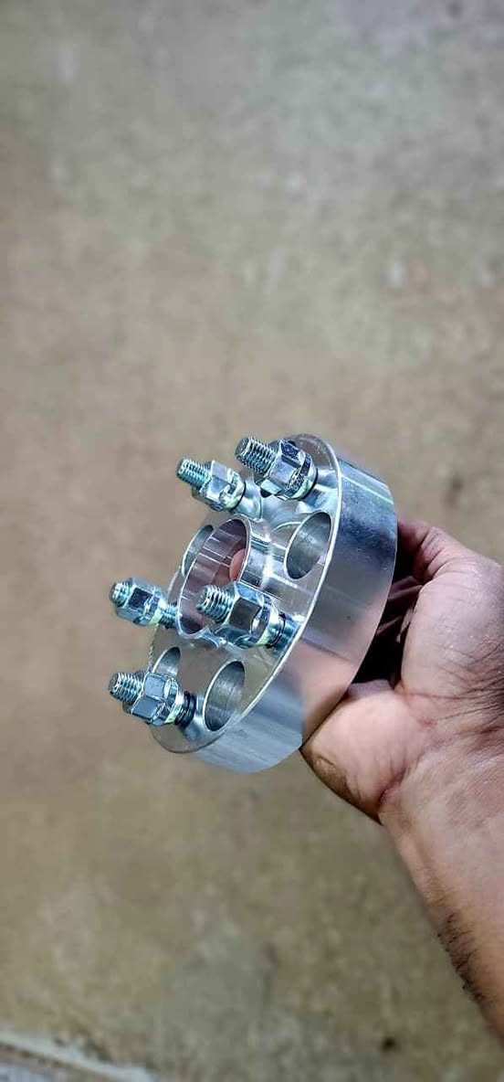 السلام عليكم 
تخم سبيسرات سمك 30 ملم 5 ستد يرهم كوري ياباني امريكي مع واشر البلنص جديد ما مستعمل ابد السعر 100 الف 
اكزوز رياضي عدد 2 HKS كوبي درجة اولى ما مستعمل 
4 انج السعر 90 الف 
بالنجف  
للتواصل واتساب فقط ما متواج بالفيسبوك الرقم *********** 
كله جديد ماكو شي مستعمل النجف, العراق
