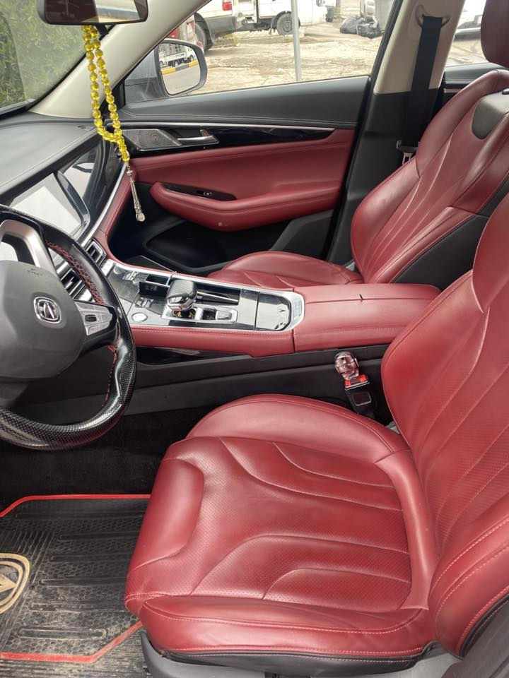 السلام عليكم شانجان cs85 موديل 2022ماشية 82000وقابل للزيادةبعدهة داخل الضمان مطلوبة 15مليوون للشركة التسديد على المشتري السعر المطلوب للبيع (25مليووون)
للاستفسار 
***********
