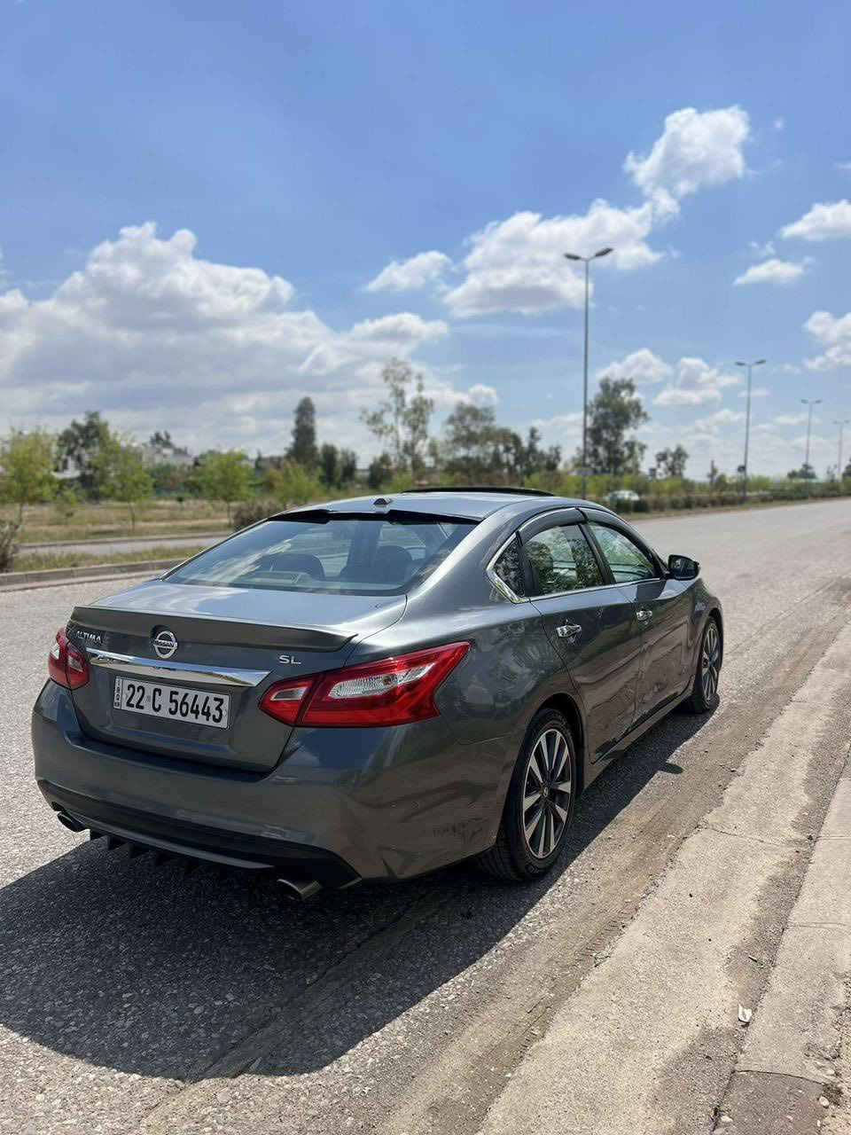 نيسان التيما 2017 sl
المواصفات:
1- فول تحكم ستيرن
2- تشغيل عن بعد
3- أشارة بالمراية
4- بصمة تشغيل 
5- بصمة أبواب 
6- بصمة صندوگ
7- تحديد مسار
8- رادار أمامي 
9- رادار جانبي (نقطة عمياء)
10- رادار خلفي
12- أوتو هولد
13- فتحة  (سلايد)
14- كشنات جلد
15- تدفئة بالكشن
16- تدفئة بالستيرن
17- كرسي السايق كهرباء
18- كرسي الصدر كهرباء
19- محرك ٢٥٠٠ ٤ سلندر
20- حساسات خلفية
21- المازدات فول زنون
22- سستم سماعات bose
24- شاشة دشبول لعرض الأعطال والتحكم
25- ويل 17 بلادي 
26- منفذين USB- AUX -طاقة   12 V- بلوتوث
27- السيارة ماشيه 195 
28- مثبت سرعة ذكي
30- تخم تاير جديد
ضرر : جاملغ امامي جهت السكن وباب مبدل بلادي فقط 
ايرباك فقط برده 
سعر : 123 وبيه مجال بسيط 
مكان السياره بغداد - اربيل 
📞 ***********
