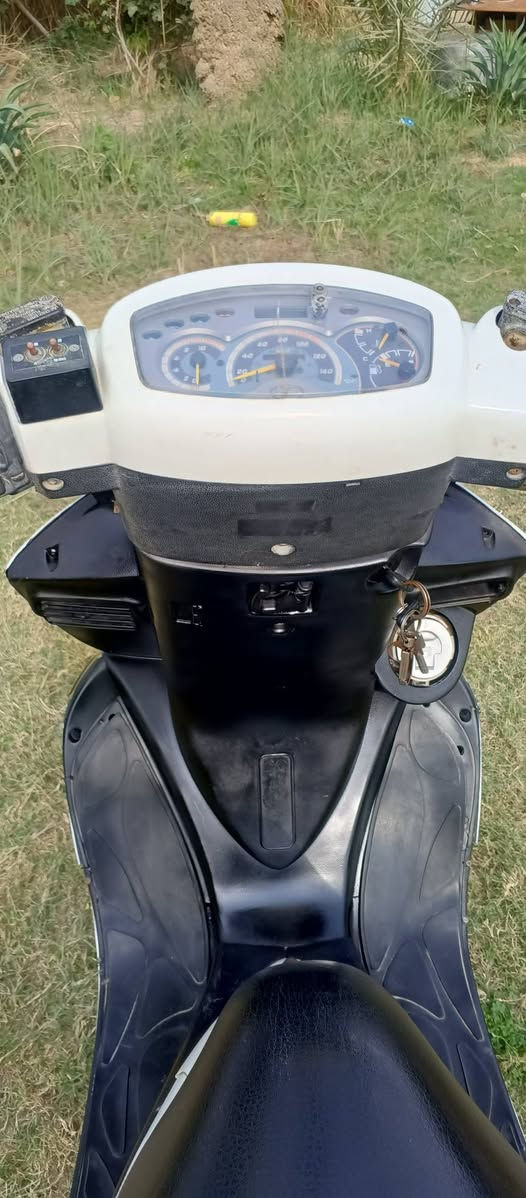 السلام عليكم دراجه كامكو للبيع نقصها بس كابريته دراجه نضيفه السعر 400وبيها مجال  رقمي *********** المكان بابل المحاويل
