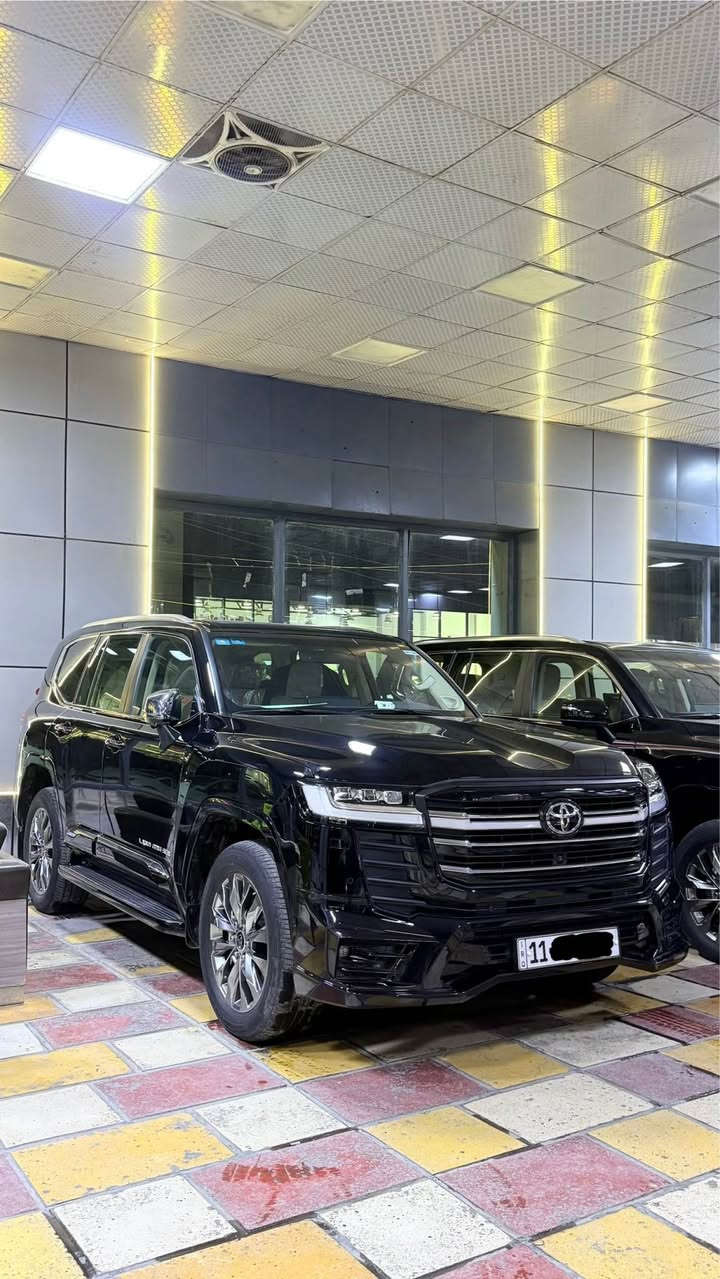 السلام عليكم 
لاندكروز 2024 VX LIMITED خليجي 
محرك 4.000
ماشية 44.000km 
رقم بغداد الجديد بسمي
اللون اسود 
داخل بيجي 
مواصفات الـVX معروفه فول 1/1
(سياره بيها مكان بارد بسيط و شخط مصلح PDR لباقي كفالة عامة من كلشي مكفولة من تبديل و صبغ و فتح بعدها جديدة ♥️
مكان السيارة بغداد) 

السعر: 735ورقة سعر بلاش بلنسبة لموصفات ل VX 🔥
*********** بغداد, العراق
