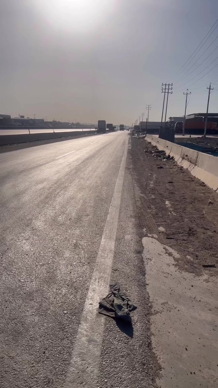 السلام عليكم جملون اليجار مساحه 750 خدمات كامله الموقع جرف النداف قرب بسمائه للاستفسار ***********
