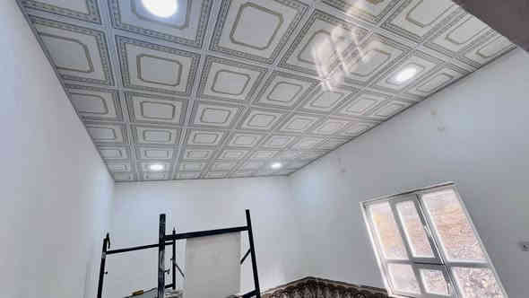 بسم الله الرحمن الرحيم 

يوجد كادر عمل سقوف و صبغ و ديكوات بلازمه جبس مغربي و بأنسب الأسعار 
بادارة 
برزان العزاوي
رقم الهاتف / ‭0770 786 6210‬
***********
