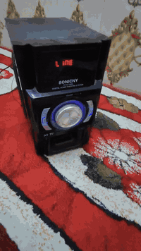 مضخم صوت عاطل مايطلع صوت ابيع فحم سماعه دمام 6 انش شغاله السعر 20 الف قفل***********
