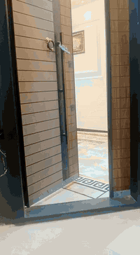 السلام عليكم عندي بيت 150 متر   اربع غرف نوم استقبال وصالتين حمامات اثنين بناء2025 بغداد الامين الثانيه شارع المكاتب يم روضه اليقين قريب على قناة  ***********
