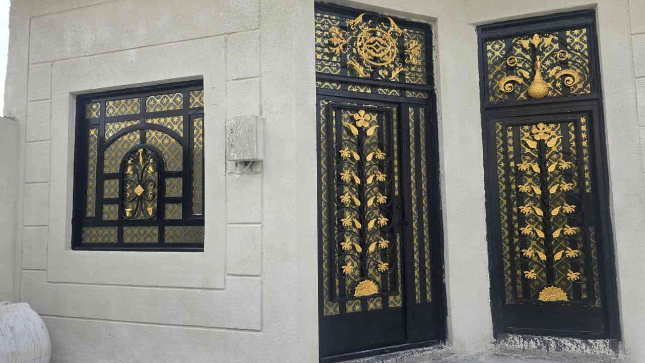 السلام عليكم
دار للبيع طابو صرف زراعي سند ٢٥ أصولي ١٠٠% بسم عراقي وكاله ونسخه من الطابو
المساحه ١٦٠ متر واجهه ١٠ ونزال ١٦مع فضله وره البيت 
يتكون البيت من غرفتين وصالة واسعه واستقبال ومطبخ وصحيات داخليه وخارجيه مع كراج سياره وحديقه 
الأساس والرباط والسقف كونكريت مسلح شقل جناي درجه اوله 
بناء بلوك ضقط هايدروليك
البناء حديث ٢٠٢٥
البيبان و الشبابيك تفصال حديد ثقيل 
الكهرباء والنقاط كله اصلي والواير اردني 
موقع حلو وثاني بيت عن الركن منطقه حلوه وهدوء وجيران ذهب متوفر ماء وكهرباء ومدارس واناره بالشارع 
 الموقع ابو الخصيب شارع ابو دله   قريب على السايدين مال المحكمه 
سعر ٧١ مليون وبي مجال للشراي حياكم الله اهلا وسهلا
رقم الهاتف 
***********   
    ابو ادم
