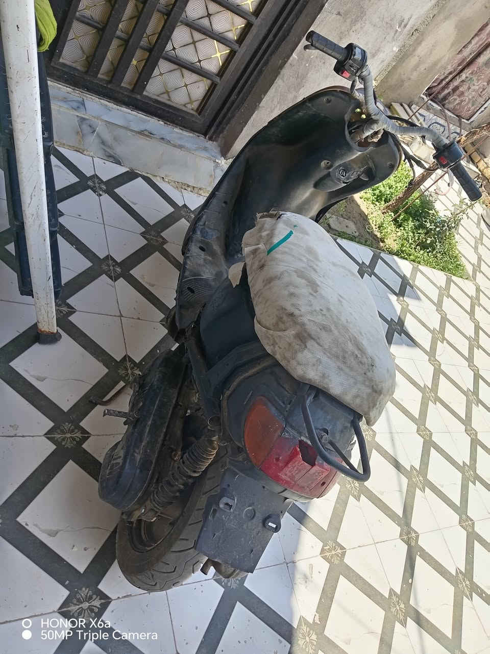 سلام عليكم منغولي للبيع 60 مكينه حلوه مابيه اي شي عوزها بس كفرات مكان ناصريه رقم ***********سعر خاص
