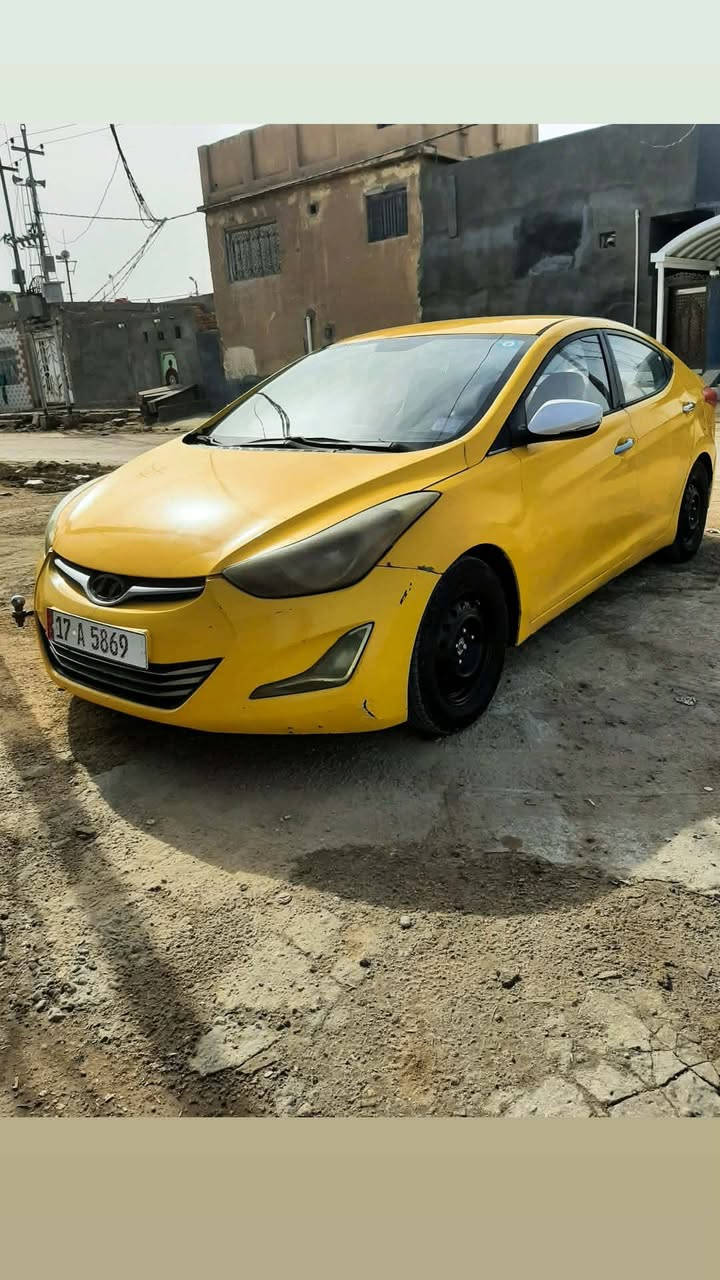 السعر ٧٩  النتره ٢٠١٢ بسمي ستوني حولته نكليزي مصفره من كلشي بسمي مباشر 
كير ومكينه مكفولات جاهز السياره تكسي تخم تاير كرهبايات كله جاهز ضربه جاملغ الخلفي بصيط
***********
